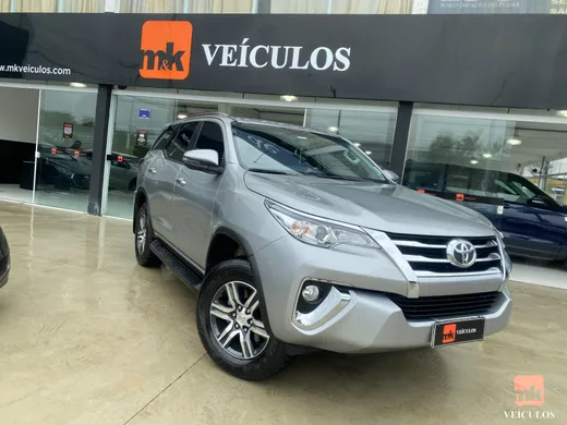 Toyota Hilux SW4 SRV 4x2 2.7 Flex 16V Aut.