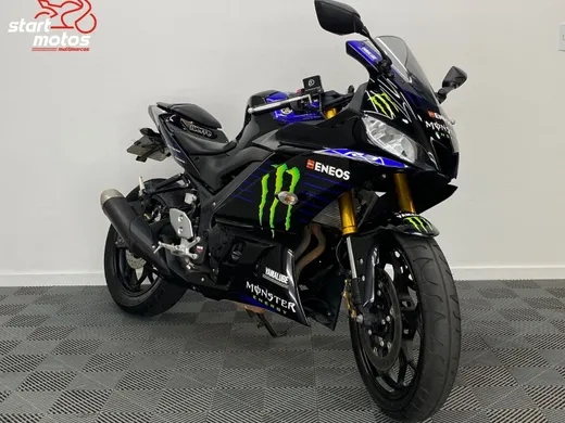 YAMAHA YZF R-3 321/ABS