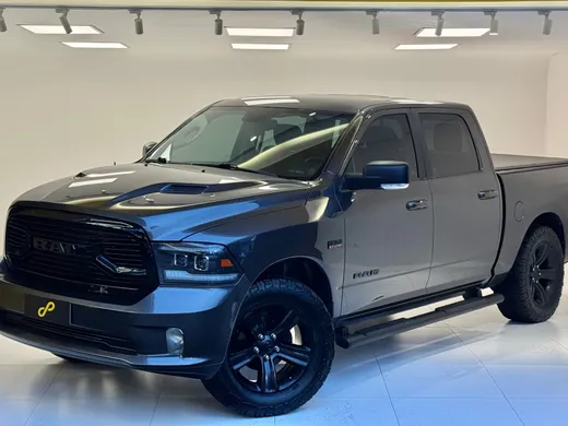 RAM CLASSIC LARAMIE NIGHT ED. 5.7 4X4 Aut.