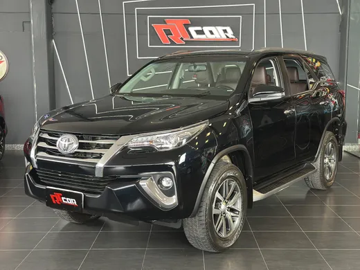 Toyota Hilux SW4 SRX 4x4 2.8 TDI 16V Dies. Aut.