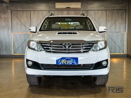 Toyota Hilux SW4 SRV D4-D 4x4 3.0 TDI Dies. Aut