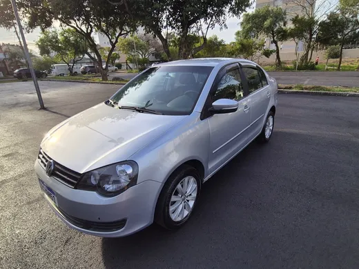 VolksWagen Polo Sedan 1.6 Mi Total Flex 8V 4p
