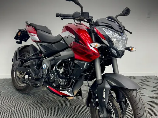 BAJAJ DOMINAR 160