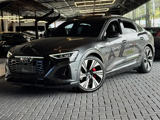 Audi Q8 E-TRON Sportb. Perf. Black (Elétrico)