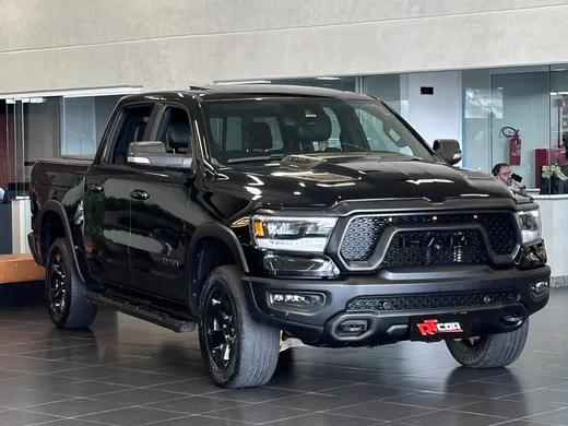 RAM 1500 REBEL 5.7 HEMI CD V8 4x4 Aut.