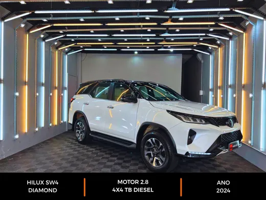 Toyota Hilux SW4 Diamond 2.8 TB 4x4 Die. Aut.