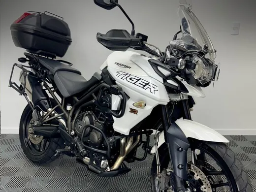 TRIUMPH TIGER 800 XR
