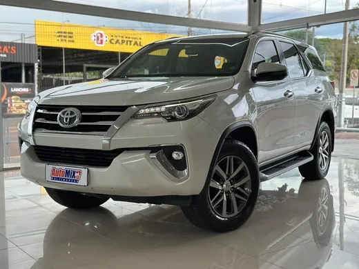 Toyota Hilux SW4 SRX 4x4 2.8 TDI 16V Dies. Aut.