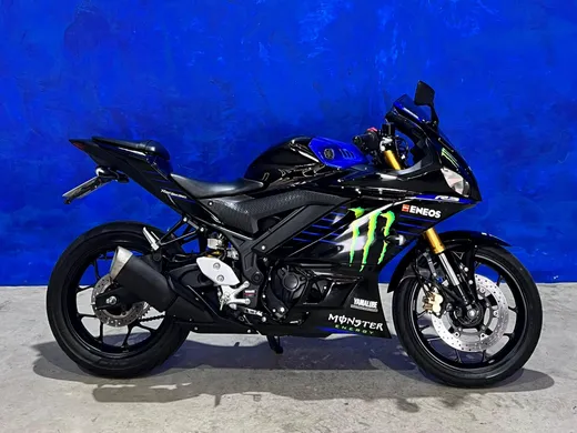 YAMAHA YZF R-3 321/ABS