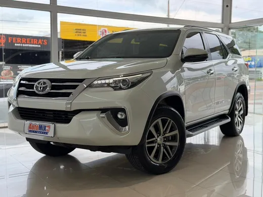 Toyota Hilux SW4 SRX 4x4 2.8 TDI 16V Dies. Aut.