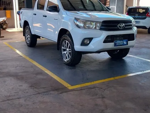 Toyota Hilux CD 4x4 2.8 Diesel Mec.