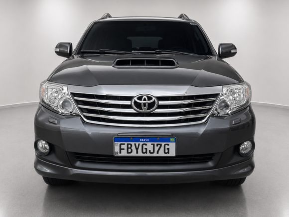 Toyota Hilux SW4 SRV D4-D 4x4 3.0 TDI Dies. Aut
