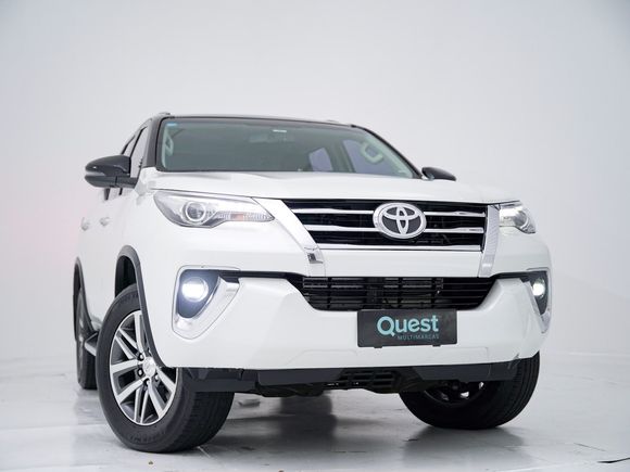 Toyota Hilux SW4 SRX 4x4 2.8 TDI 16V Dies. Aut.