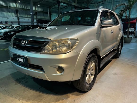 Toyota Hilux SW4 SRV D4-D 4x4 3.0 TDI Dies. Aut