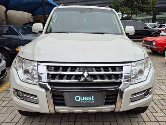Mitsubishi Pajero HPE Full 3.2 4x4 T.I.Dies. 5p Aut