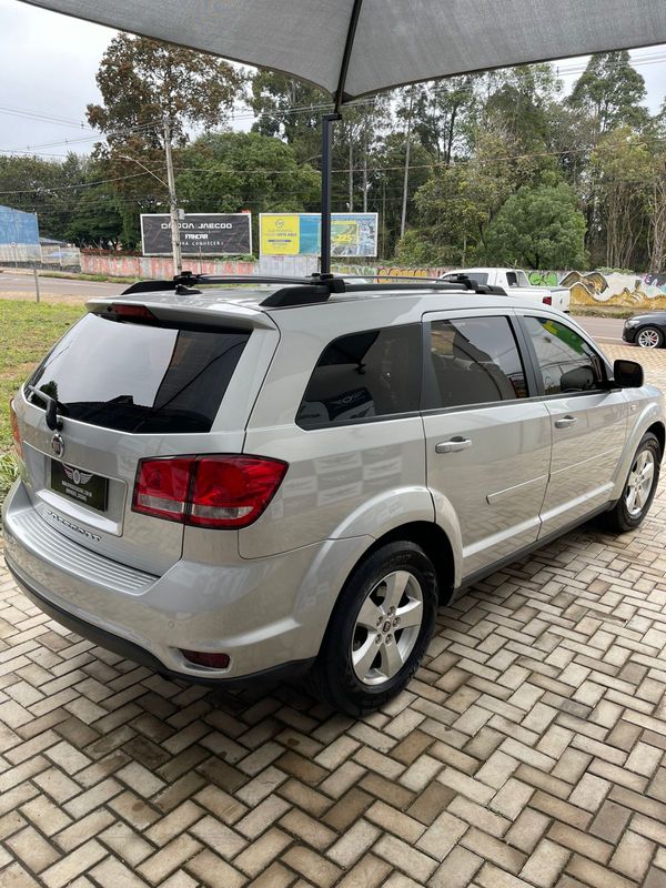 Fiat Freemont 2.4 16V 5P Automático - foto 7