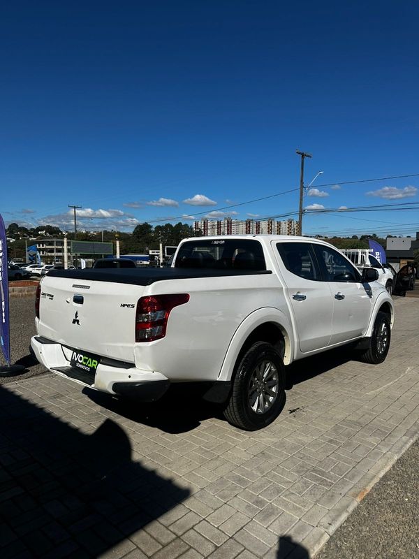 Mitsubishi L200 Triton Hpe S 2.4 Cd Dies Automático - foto 9