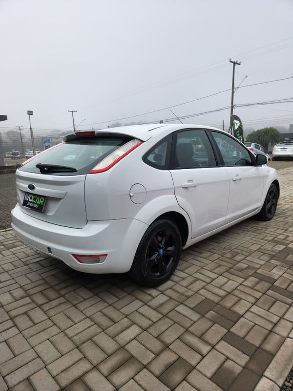 Ford Focus Sedan 1.6 1.6 Flex 8V 16V 4P Mec. - foto 5