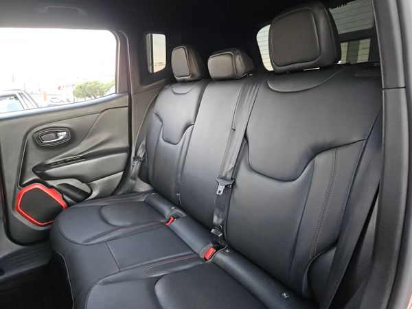 Jeep Renegade Trailhawk 2.0 4X4 Tb Diesel Automático - foto 11