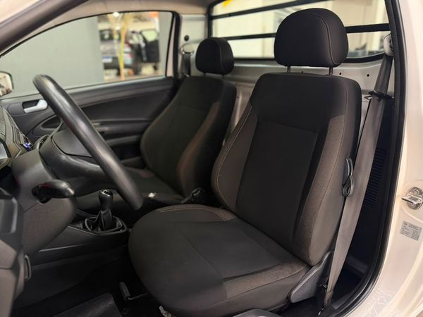 Volkswagen Saveiro Robust 1.6 Total Flex 16V - foto 11