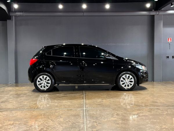 Chevrolet Onix Hatch LT 1.4 8V Flexpower 5P Mec. - foto 11