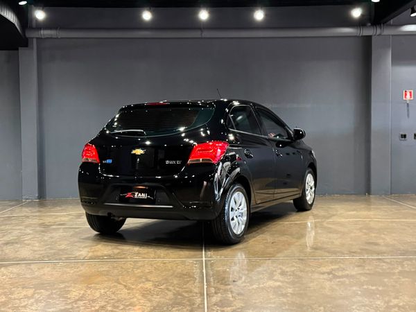 Chevrolet Onix Hatch LT 1.4 8V Flexpower 5P Mec. - foto 7
