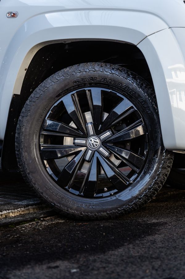 Volkswagen Amarok Extreme Cd 3.0 4X4 Tb Dies Automático - foto 9