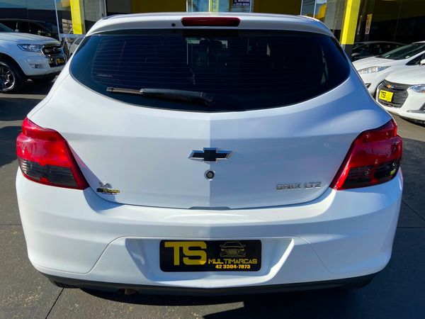 Chevrolet Onix Hatch LTZ 1.4 8V Flexpower 5P Mec. - foto 9