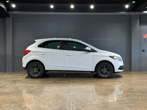 Chevrolet Onix Hatch LTZ 1.4 8V Flexpower 5P Mec - foto 11