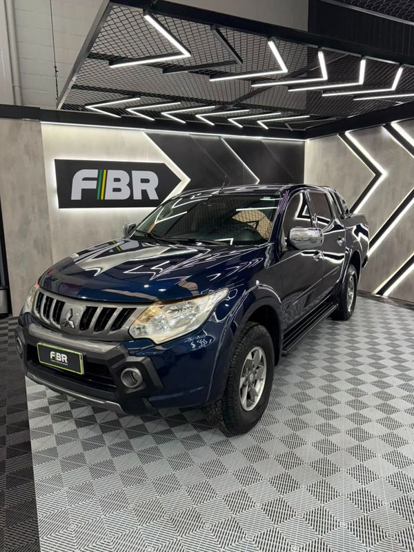 Mitsubishi L200 Triton Hpe 2.4 Cd Diesel Automático - foto 5