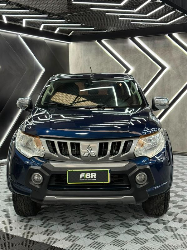 Mitsubishi L200 Triton Hpe 2.4 Cd Diesel Automático - foto 11
