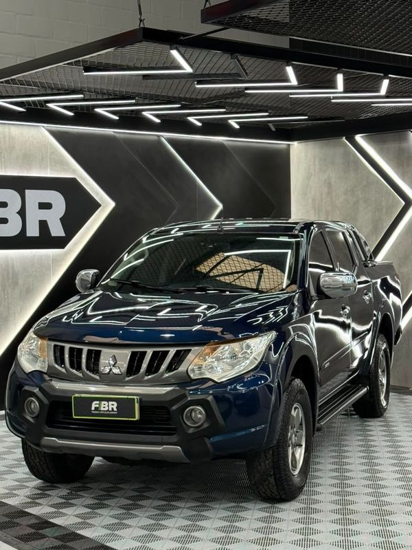Mitsubishi L200 Triton Hpe 2.4 Cd Diesel Automático - foto 7
