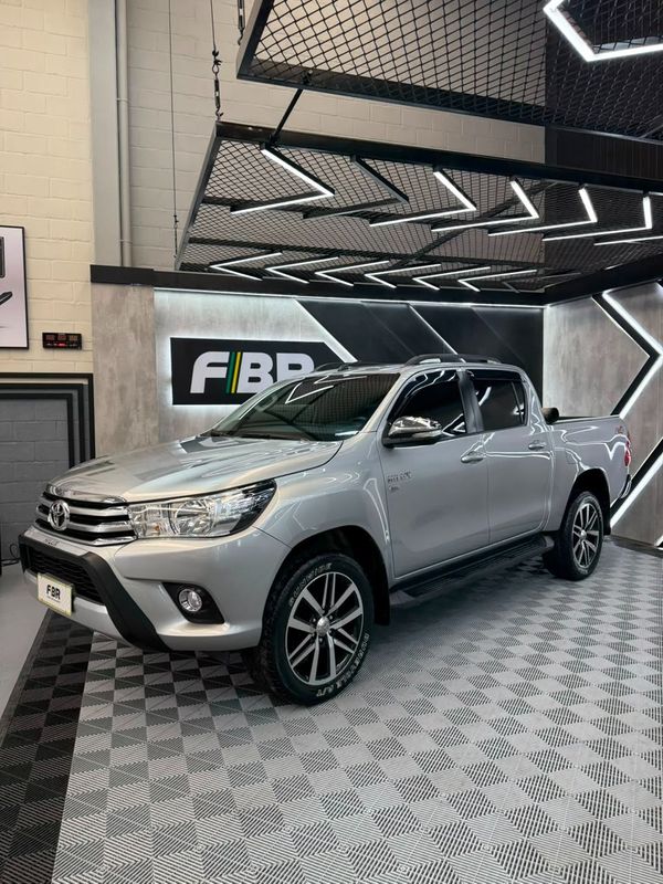 Toyota Hilux Cd Srv 4X2 2.7 Flex 16V Aut. - foto 11