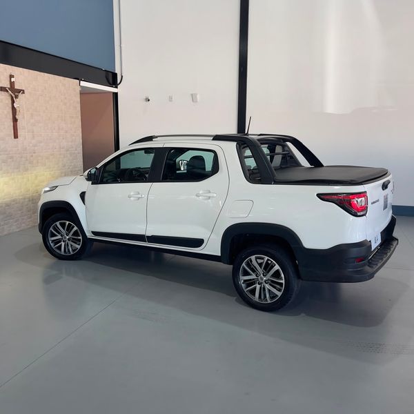 Fiat Strada Volcano 1.3 Flex 8V Cd Automático - foto 9