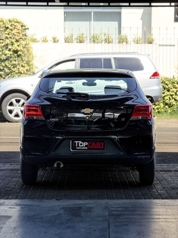 Chevrolet Onix Hatch LT 1.0 8V Flexpower 5P Mec - foto 9