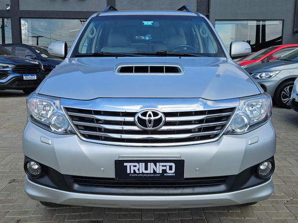 Toyota SW4 Srv D4 D 4X4 3.0 TDI Dies Automático - foto 5