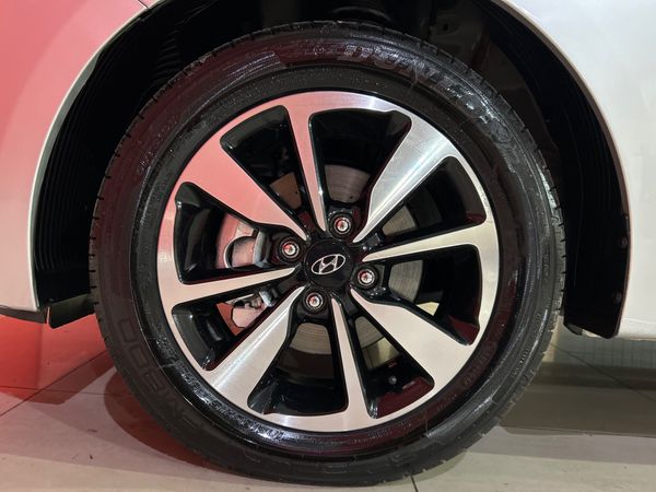 Hyundai HB20S Premium 1.6 Flex 16V Aut. 4P - foto 11