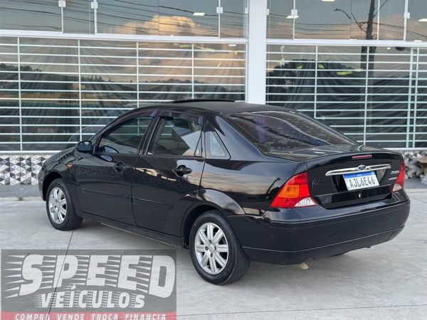 Ford Focus Ghia Sed 2.0 16V 2.0 16V Flex Automático - foto 9