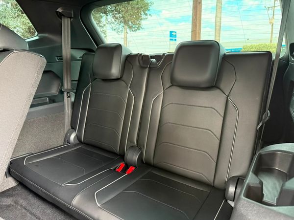 Volkswagen Tiguan Allspac R Line 300 TSI 2.0 - foto 9