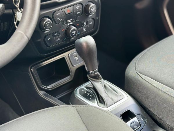 Jeep Renegade Sport 1.8 4X2 Flex 16V Aut. - foto 11