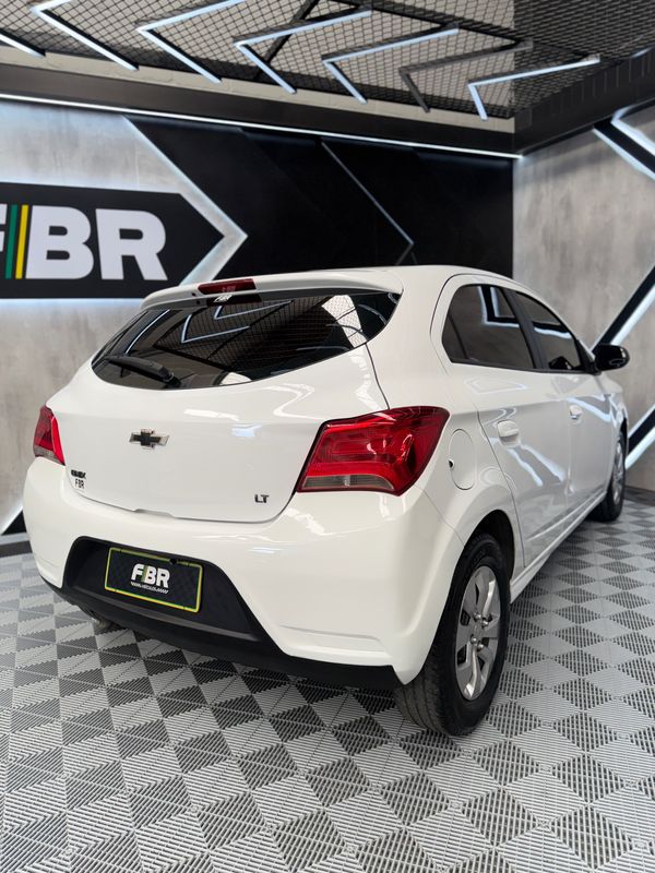 Chevrolet Onix Hatch LT 1.0 8V Flexpower 5P Mec - foto 9
