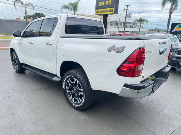 Toyota Hilux Cd Srv 4X4 2.7 Flex 16V Automático - foto 5