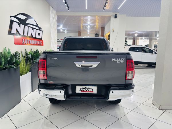 Toyota Hilux Cd Srv 4X4 2.8 TDI Diesel Automático - foto 11
