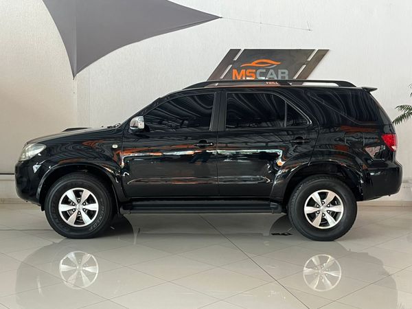 Toyota SW4 Srv D4 D 4X4 3.0 TDI Dies Automático - foto 7