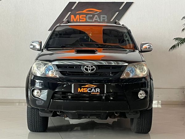 Toyota SW4 Srv D4 D 4X4 3.0 TDI Dies Automático - foto 5