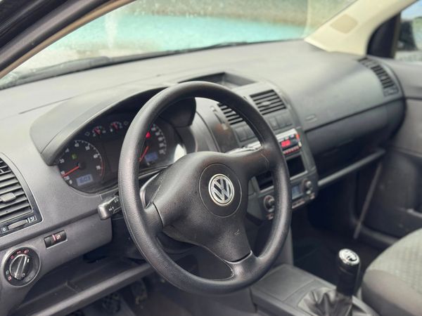 Volkswagen Polo Sedan 1.6 Mi Total Flex 8V 4P - foto 9