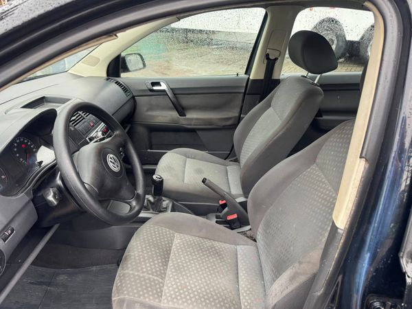 Volkswagen Polo Sedan 1.6 Mi Total Flex 8V 4P - foto 11