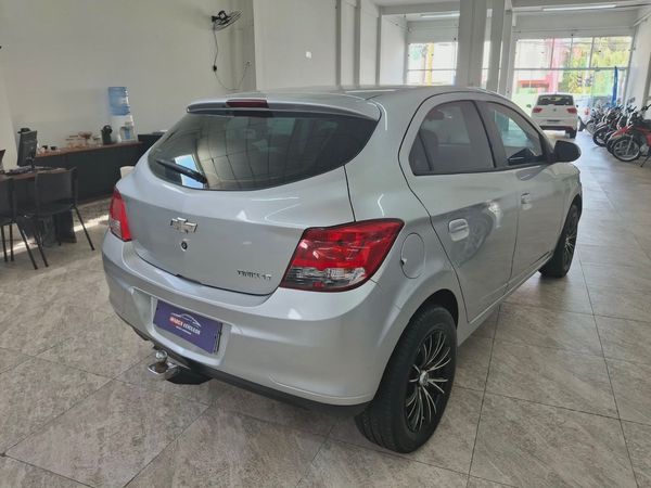 Chevrolet Onix Hatch Ls 1.0 8V Flexpower 5P Mec. - foto 9