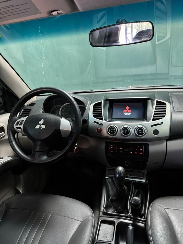 Mitsubishi L200 Triton Triton Savana 3.2 Cd Tbi Dies. Mec. - foto 9