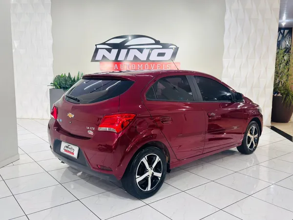 Chevrolet Onix Hatch LTZ 1.4 8V Flexpower 5P Mec - foto 7
